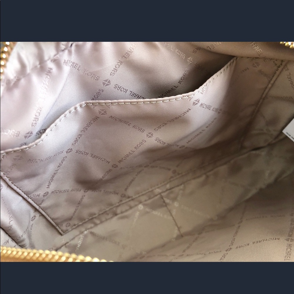 Gaby’sBags💕Michael Kors Large Crossbody Vanilla - Picture 5 of 6